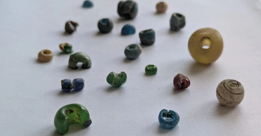 Історія під ногами: поблизу Галича археологи знайшли унікальні намистини княжої доби 