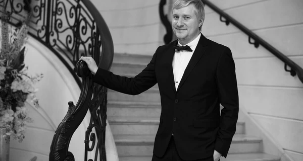 В Каменском внезапно умер Александр Замша - известный шоумен и КВНщик