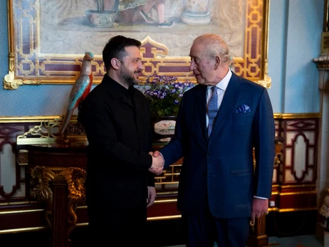 Зеленський спочатку хотів віддати Трампу iPad, який він подарував Чарльзу III