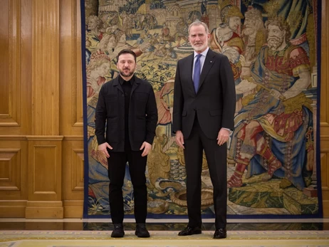  Зеленский встретился с испанским королём в его резиденции 