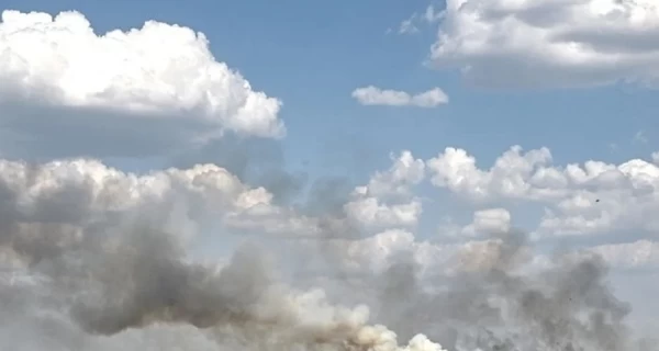 Россияне ударили дроном по админзданию в Сумах - ранен подросток