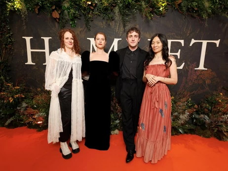 Режисерка «Гамнета» розігрує онлайн-зустріч за підтримку порятунку тварин в Україні