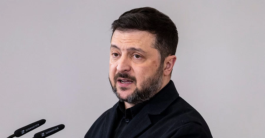 Зеленський пояснив, чому до США не поїхала військова підгрупа