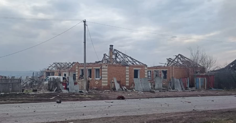 Россияне ударили по селу в Донецкой области - есть погибший и раненые, масштабные разрушения