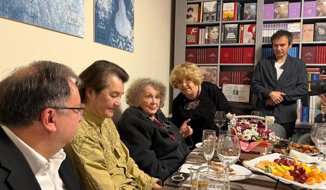 Лина Костенко отметила 96-летие в кругу друзей