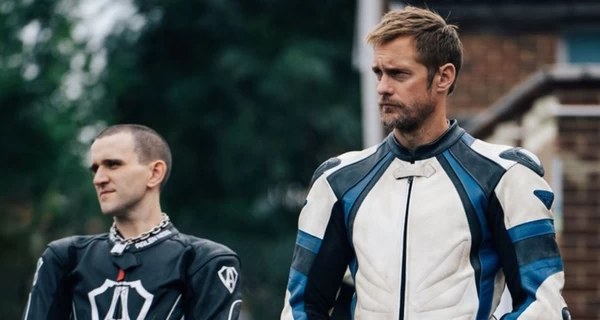 Кохання в залізному нашийнику: чому фільм «Пілліон» змушує переглянути стосунки