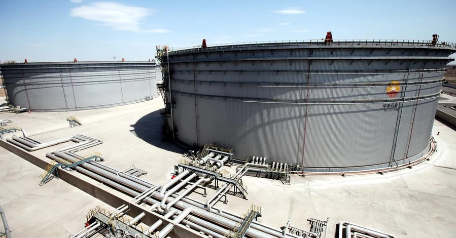 Нафта є — але не у всіх: які країни переживуть паливну кризу завдяки запасам