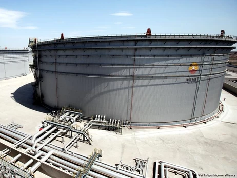 Нафта є — але не у всіх: які країни переживуть паливну кризу завдяки запасам