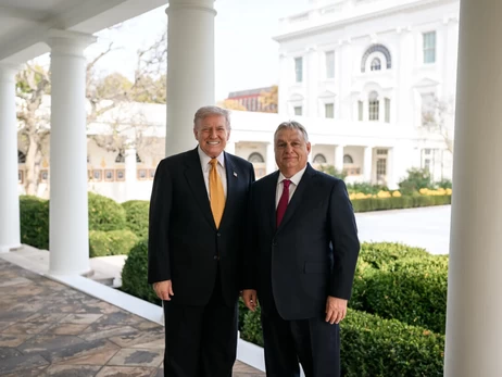 Трамп опубликовал фото с Орбаном и призвал венгров голосовать за него