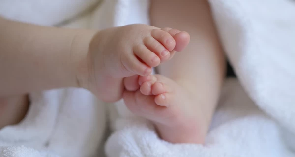 Во время массированного обстрела Львова в укрытии больницы родились двое малышей