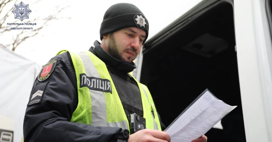 В Одессе водитель выстрелил в патрульных во время проверки документов: ранены двое полицейских