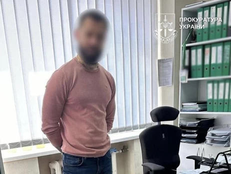 В Киеве работника МВД будут судить за продажу в Instagram «красивых номеров»