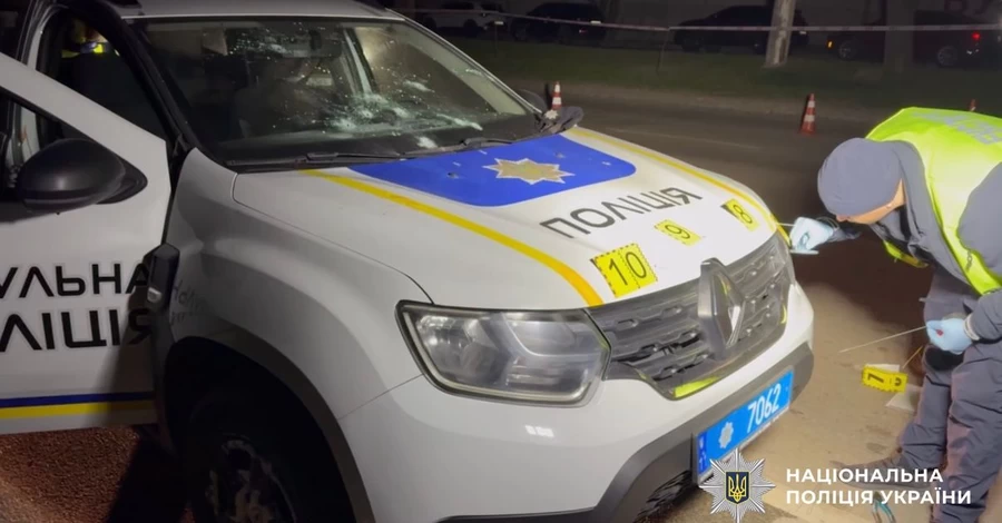 Нападение на патрульных в Одессе: двое полицейских в крайне тяжелом состоянии