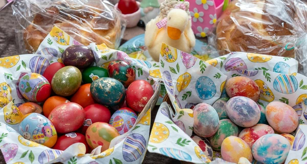 Как покрасить яйца на Пасху: простые методы