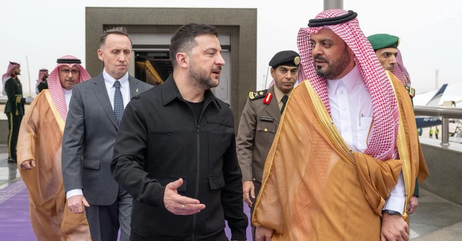 Владимир Зеленский прибыл в Саудовскую Аравию