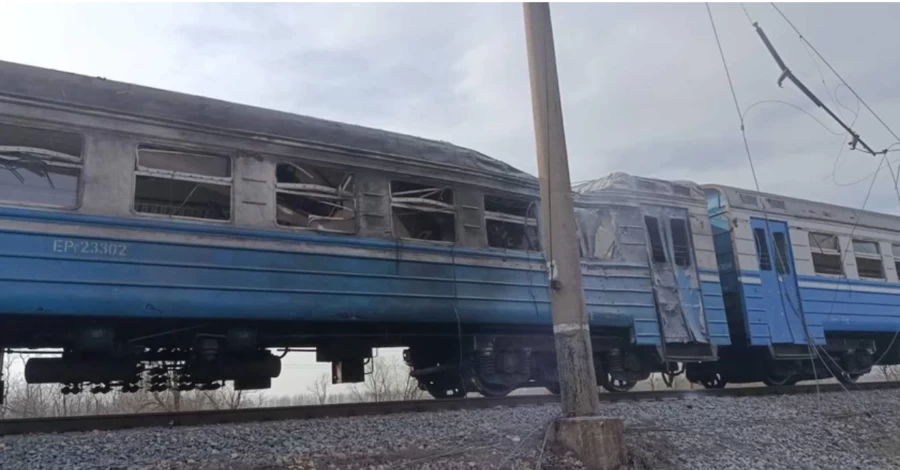 Евакуація з поїздів: візьміть документи, гроші і ковдри та не скупчуйтесь біля вагонів