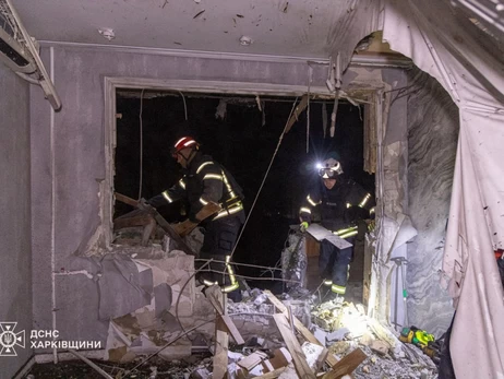 Ночная атака на Харьков: ракета ударила в жилой дом, пострадали люди