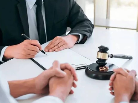 Дві історії про кохання, розлучення і гроші - як це буває під час війни