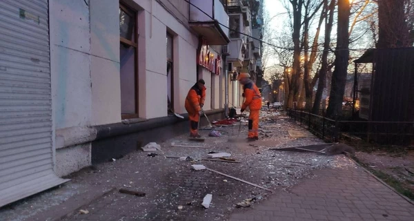 РФ атакувала у Кривому Розі підприємство, а в Одесі влучила дроном у пологовий будинок - є загиблі та поранені