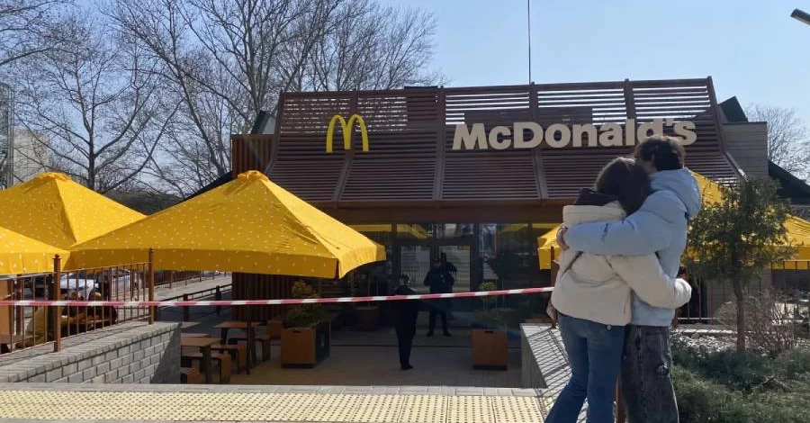 У Миколаєві вперше з початку повномасштабної війни відкрили McDonald’s - охочі “штурмували” заклад