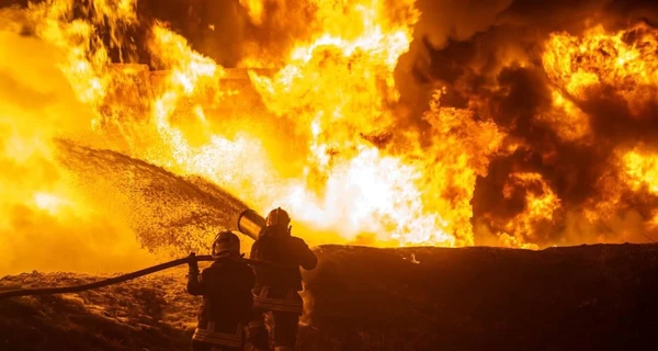 Росіяни влучили дроном у житловий будинок в Харкові, поранено двох людей