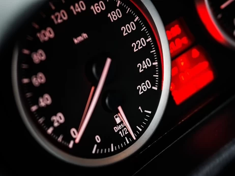 В Киеве не будет сезонного повышения скорости - водители должны соблюдать лимит 50 км/ч