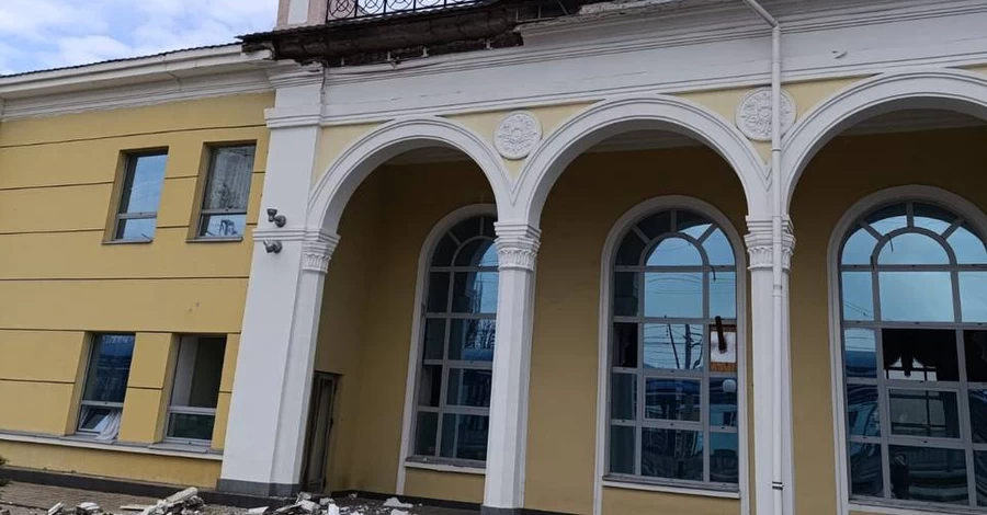 Россияне ударили по железной дороге в Славянске, четверо железнодорожников ранены