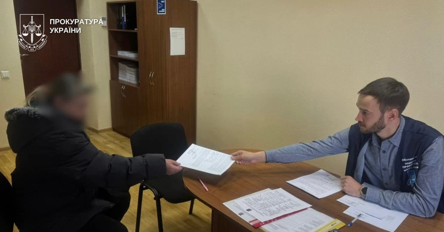 Киянці, яка тримала у квартирі вовка та лисицю, оголосили підозру в жорстокому поводженні з тваринами