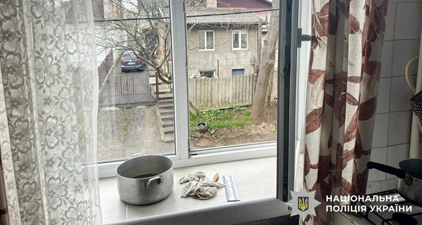 У Рівному пенсіонерка випала з другого поверху під час миття вікон - лікарі не змогли її врятувати