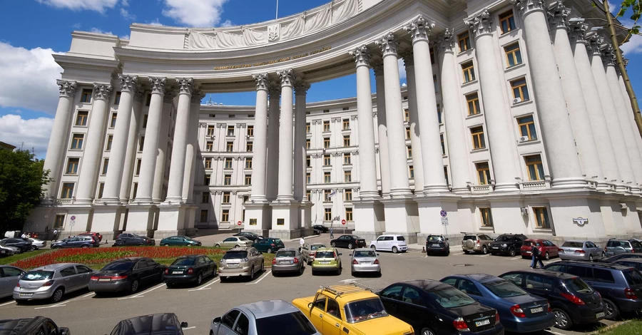 Обирають позашляховики: які машини вказали у деклараціях українські політики та міністри