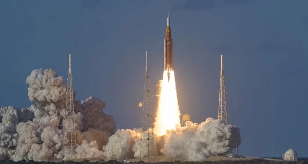 NASA успішно запустило історичну місію Artemis II з екіпажем на борту
