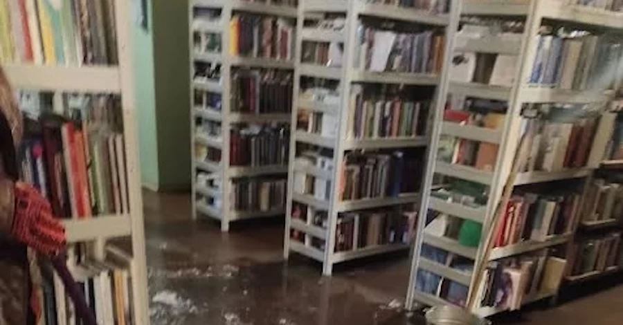 Книжная палата Украины пострадала от обстрелов РФ – более 15 млн изданий под угрозой