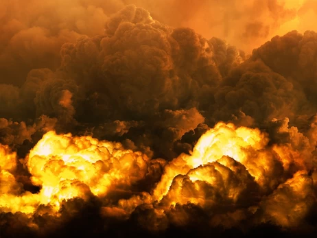 Россияне ударили баллистикой по предприятию в Чернигове - есть погибший