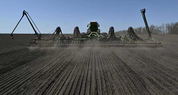 Відлуння Ормузької протоки у степах України: як війна в Ірані вдарить по посівній 