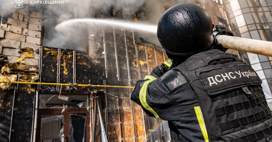 Росіяни вдарили балістикою по Харкову, пошкоджено багатоповерхівки та перебито газогін