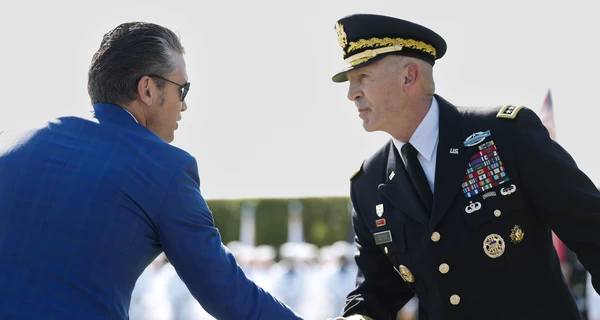 Кадрова «чистка»: у Пентагоні заявили про «негайну відставку» начальника штабу армії США