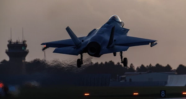 Австрия присоединилась к списку стран, закрывших небо для военных самолетов США