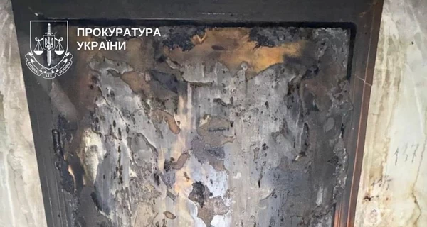 У Києві жінка підпалила двері знайомих через ревнощі та сварки - вона під вартою