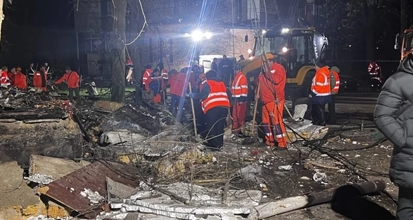 Росіяни вночі вдарили по Одесі - поранено троє людей