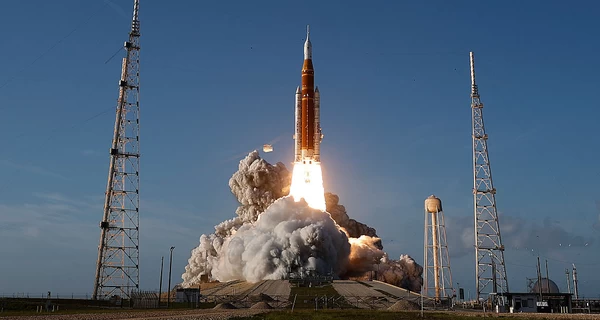 Астронавты миссии Artemis II преодолели половину пути к Луне