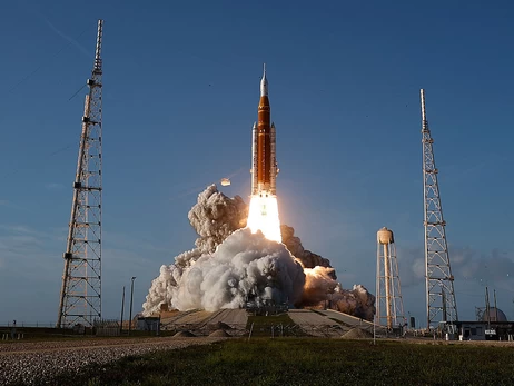 Астронавти місії Artemis II подолали половину шляху до Місяця