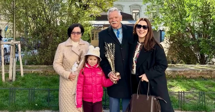Українські зірки поділилися сімейними кадрами у Вербну неділю