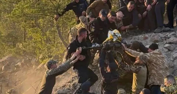 На Рівненщині врятували 10-річного хлопчика, який впав у кар'єр - дитину шукали добу