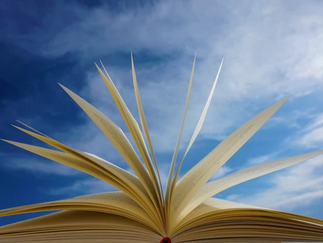 100 украинских книг переведут и издадут в 33 странах благодаря программе Translate Ukraine