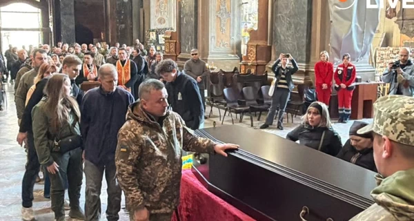 У Львові провели в останню путь вбитого військового ТЦК
