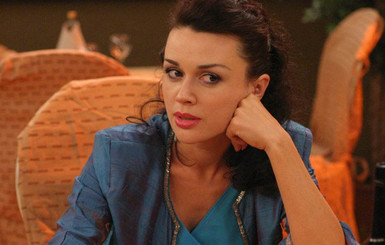 Анастасия Заворотнюк задолжала телеканалу 17 миллионов 