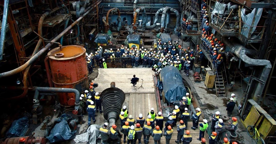 Вакарчук выступил для энергетиков на поврежденной электростанции