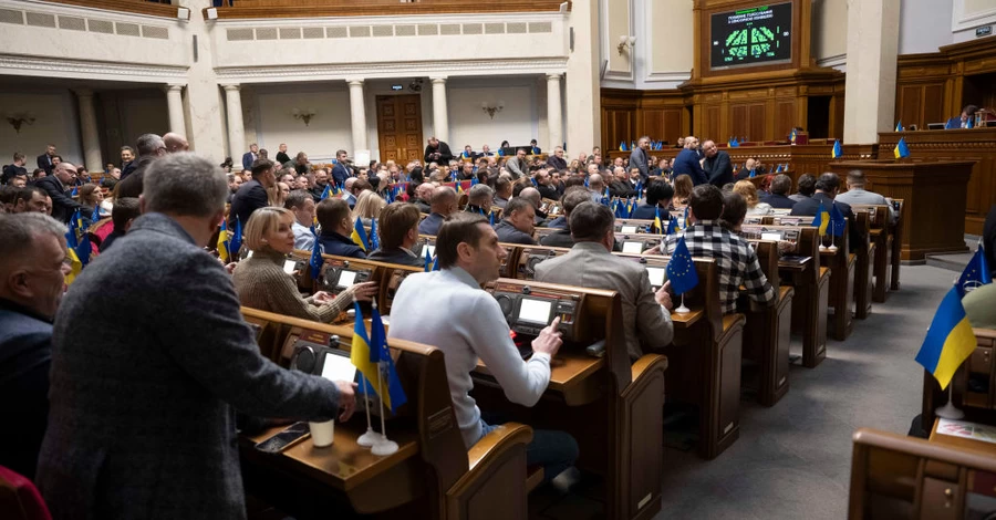 Рада продовжила дію військового збору на три роки після війни