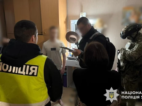 В Україні наркотики маскували під цукерки й гаджети - у Нацполіції розповіли про викриття схеми