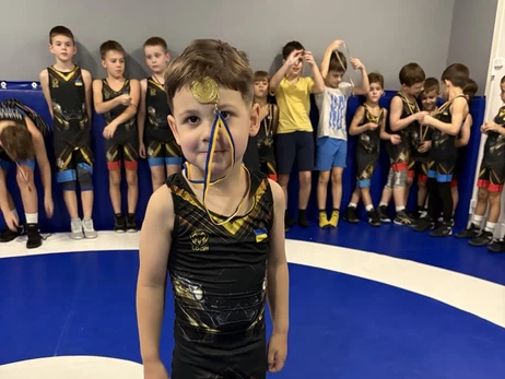 Трехлетний мальчик из Киевской области стал самым молодым борцом Украины